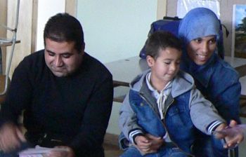zleva: otec Hani, Jakub a matka Raeda Swailem
